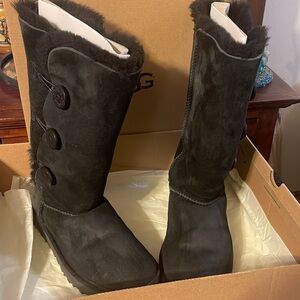 UGG BLACK BOOTS